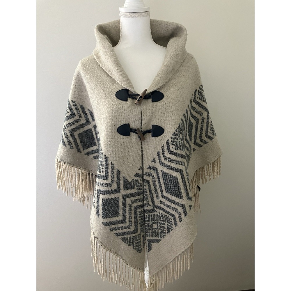 CATO Knit Fringe Aztec Print Poncho One Size